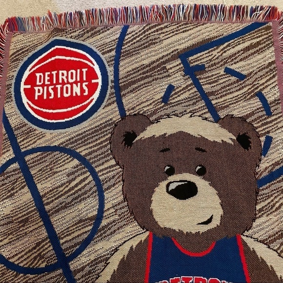 Detroit Pistons Halfcourt tapestry throw blanket new - Picture 2 of 6